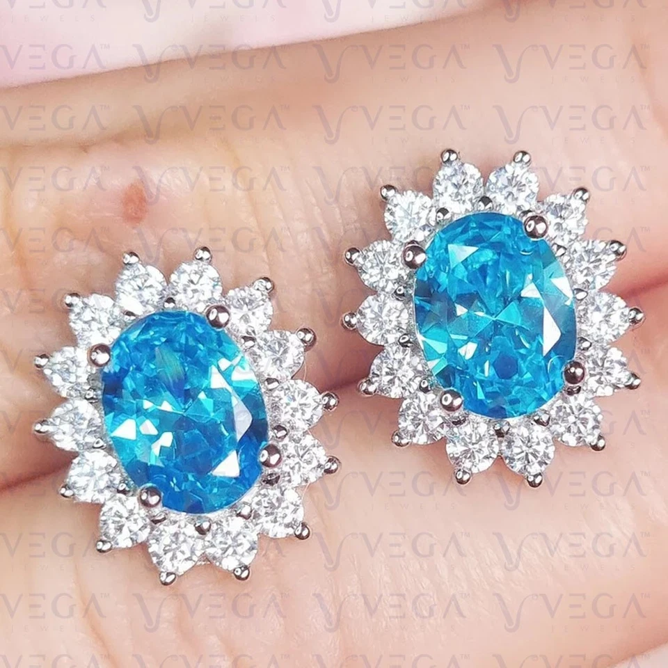 Pendiente de topacio natural ovalado de 4,20 quilates y halo de diamantes enchapado en oro blanco de 18 k Foto 2 de 4