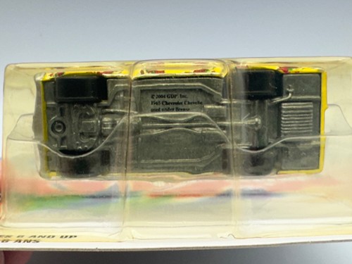 Johnny Lightning Grateful Dead 1965 Chevy Chevelle Wagon, Yellow, 1:64, NIB - Picture 10 of 11