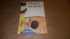 Dung Beetle Reading Scheme We Go To The Gallery 1A Ladybird