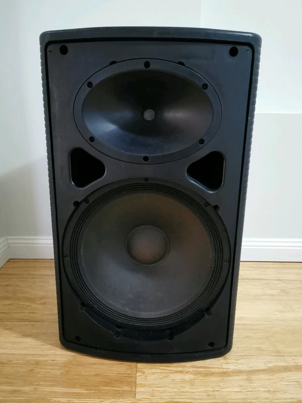 powered speakers gumtree