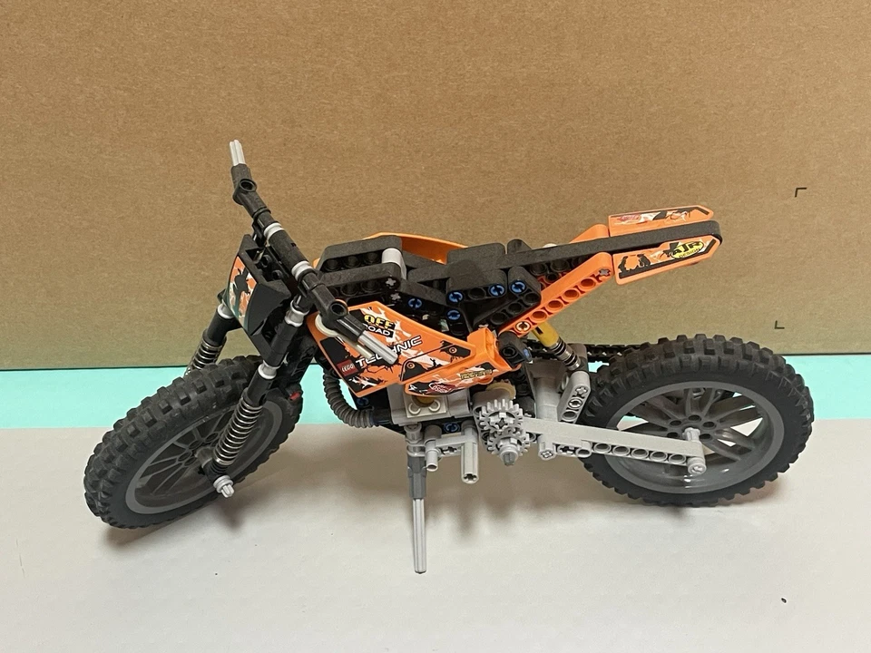 LEGO Technic 42007 Moto Cross Bike, foto 2 di 5