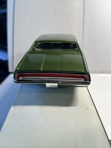 1970 Ford Thunderbird Fire Green Hard Top Dealer PROMO MODEL 1/25 Orig. Box!! - Picture 4 of 6