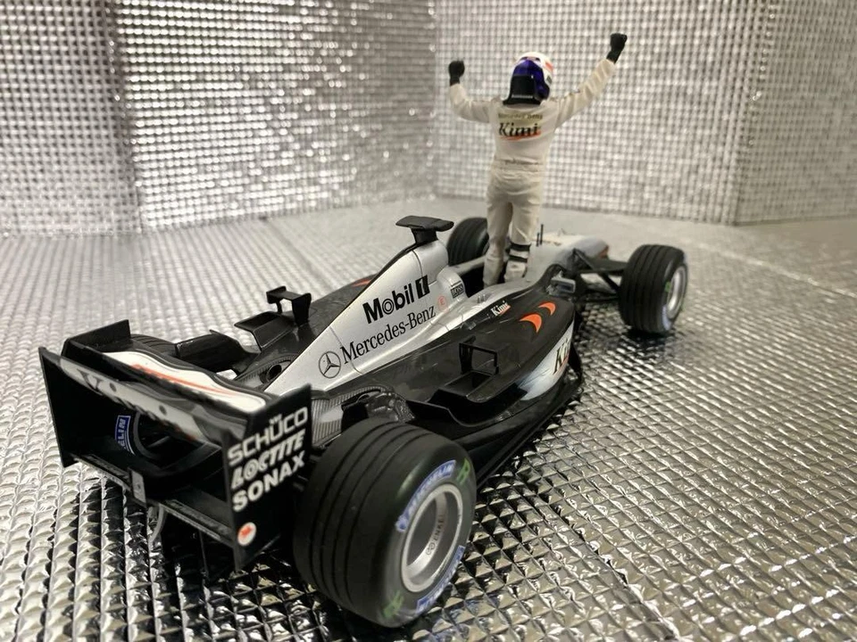 Minichamps 1/18 McLaren Mercedes MP4-17D 2002 Kimi Raikkonen Limited - Image 4 of 4