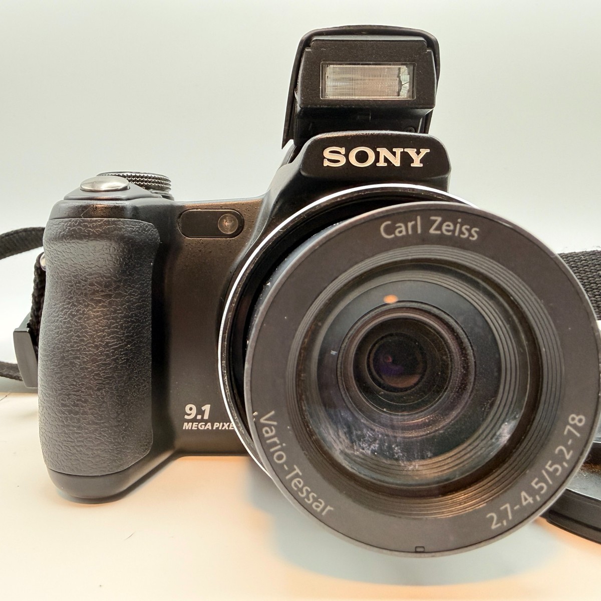 Sony Cybershot DSC-H50 9.1MP Digital Camera 15x Carl Zeiss Lens