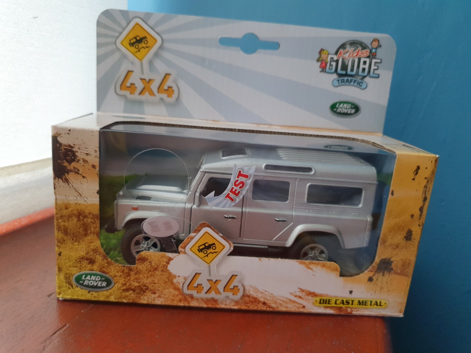 Kids Globe Die Cast Metal Land Rover Defender Silver Landrover toy light & sound