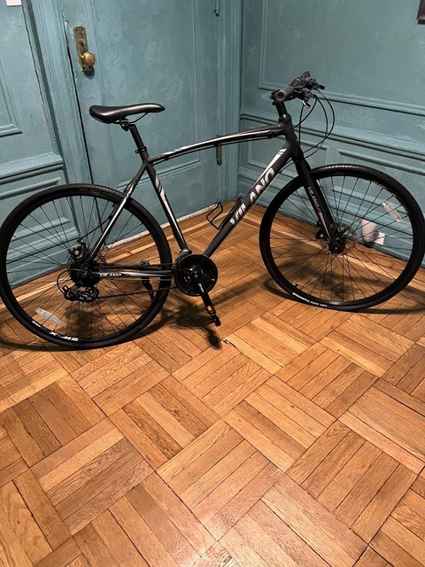 Vilano Diverse 3.0 Hybrid Bike