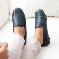 Isotoner Women's Vivienne Faux Fur Moccasin Slipper, Black, Size L 8-9 NEW