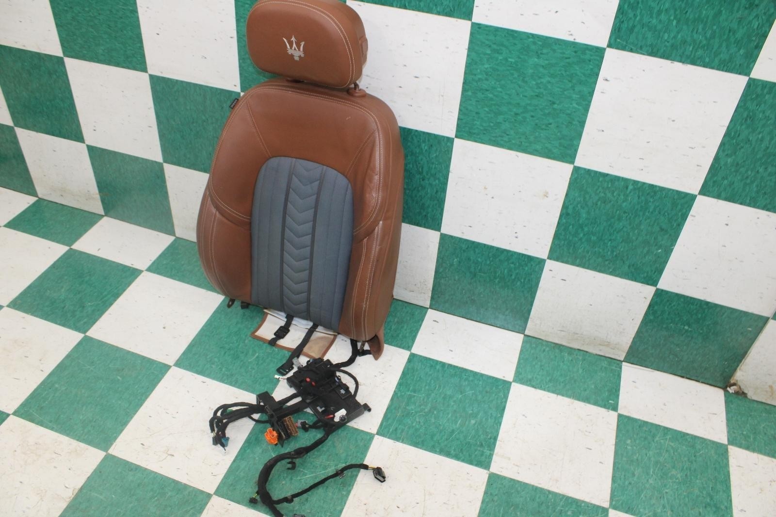 14-22 MASERATI GHIBLI Blu Brown Leather Front RF Seat Upper Cushion Headrest OEM