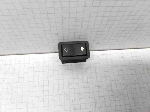 BMW 5 E39 Schalter für Fensterheber hinten rechts 8368974 2.00 Petrol 32507700