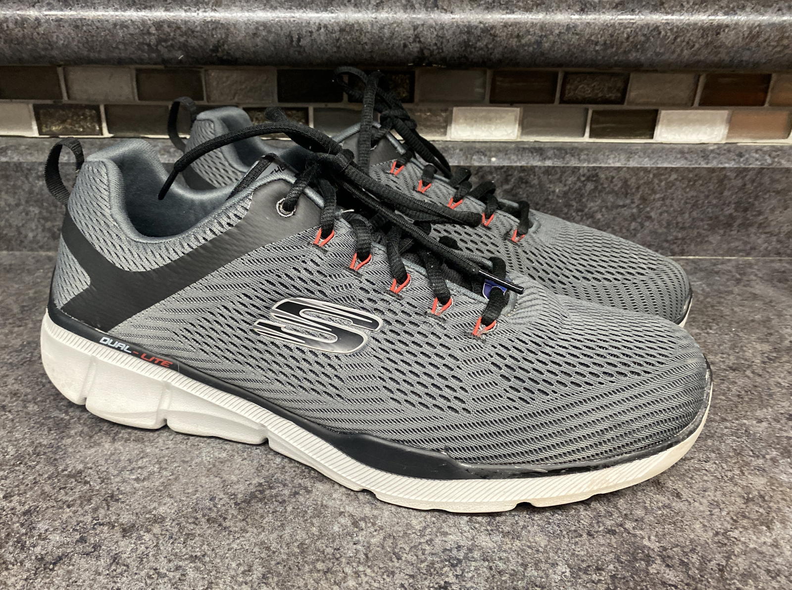 Skechers Mens Relaxed Fit Equalizer 3.0 