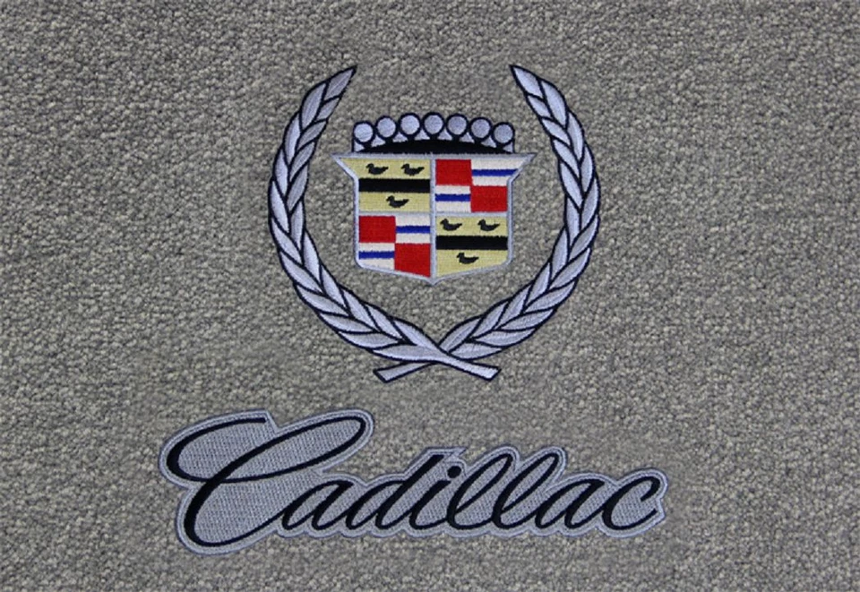 Lloyd Mats Ultimat Cadillac Crest & Word 4 Pc Logo Floor Mats (1941-2001) Foto 3 de 4