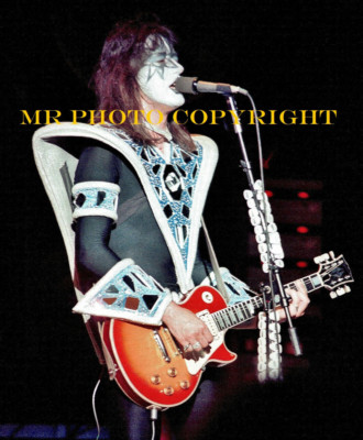 KISS キッス ジャケット M Paul Gene ace スタジャン 8x10 original photo KISS GENE SIMMONS PAUL STANLEY ACE FREHLEY
