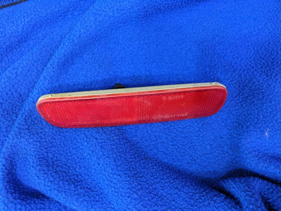 OEM 98-07 Land Cruiser lx470 conductor izquierdo trasero marcador lámpara reflector parachoques Foto 2 de 4