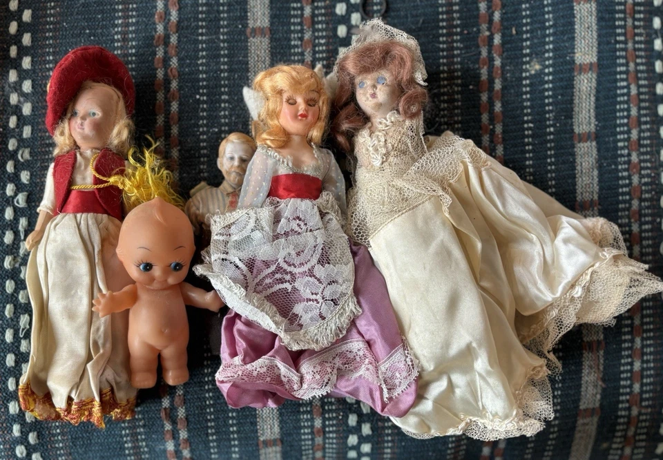 Lote ecléctico de muñecas vintage: 3 moda, 1 bisque, 1 kewpie Foto 4 de 4