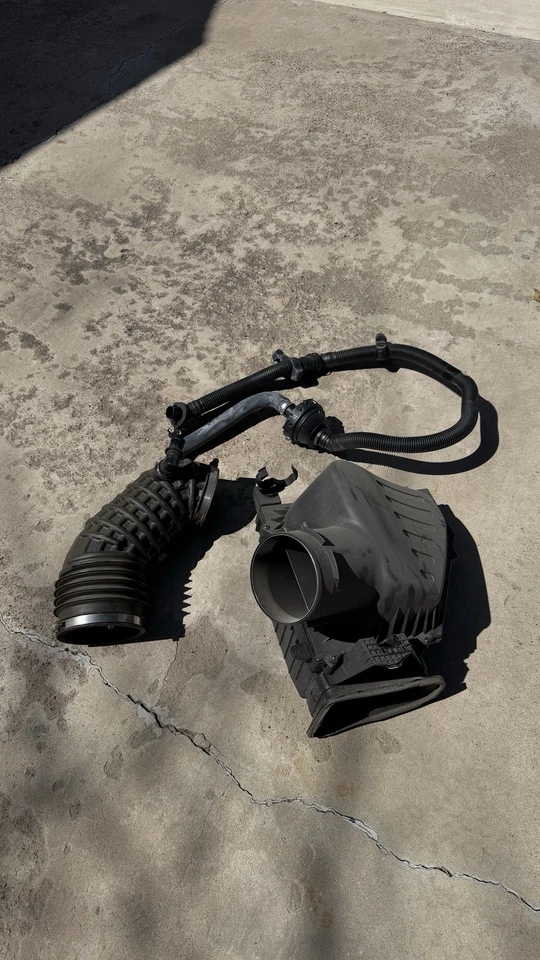 Caja de aire de stock Camaro SS 2018-2024 6ª generación Foto 2 de 2