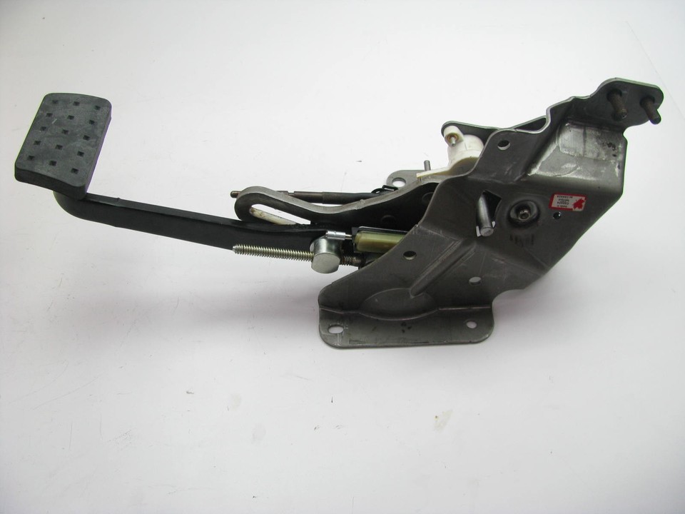 NEW - OEM Genuine GM Brake Pedal Assembly W/Bracket For 2007-2008 ...