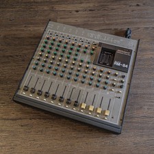Roland RM-84 MULTI MIXER Input: Mono 6ch Stereo 2ch AC100V 50/60Hz 25W