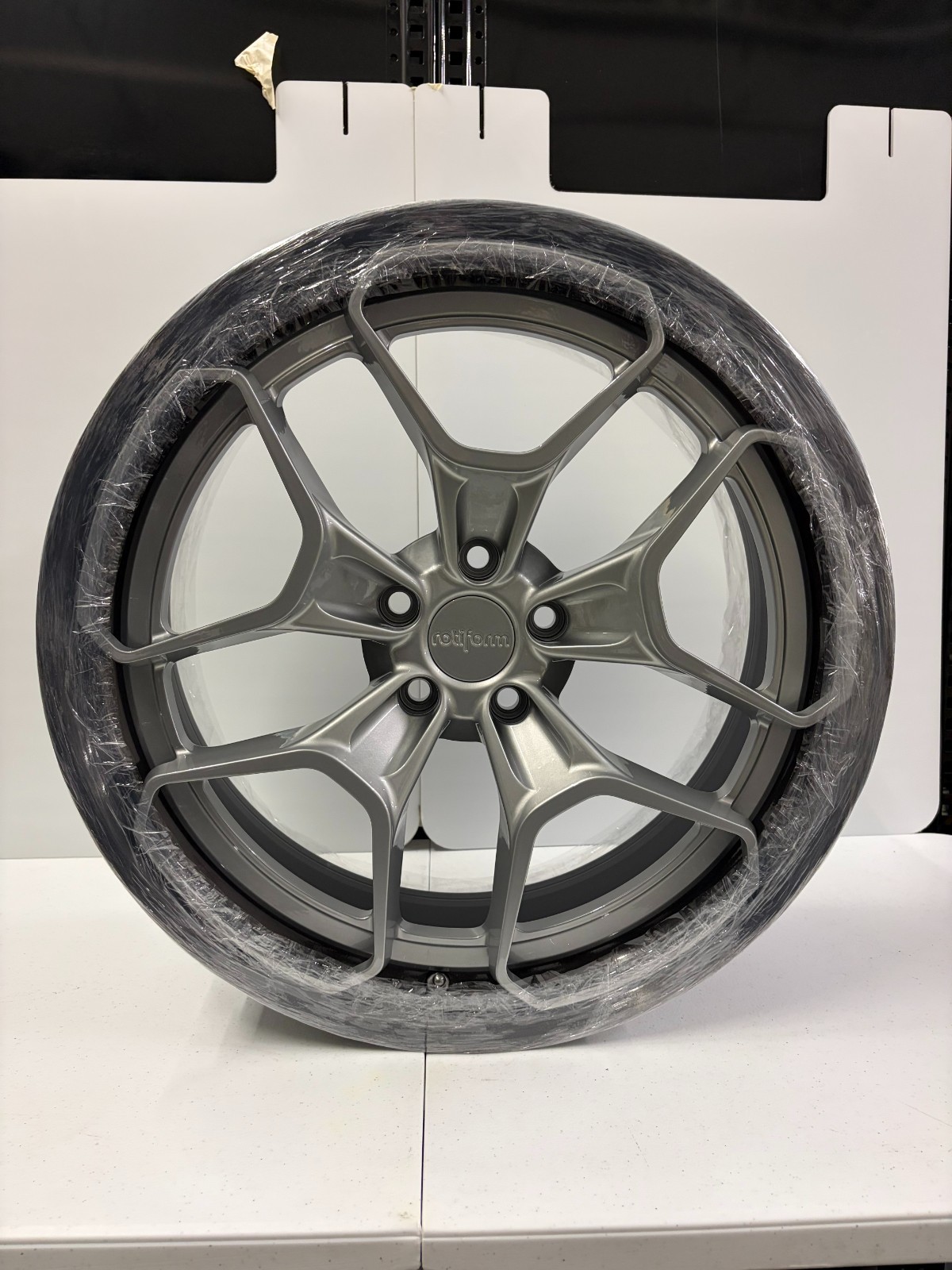 Rotiform Forged HUR Series Custom 3-Piece Wheels w/ Bolts - Lamborghini Huracán