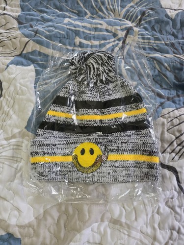 Cigars International Beanie Hat Cap OSFM Smoking Smiley Gray Black Yellow New