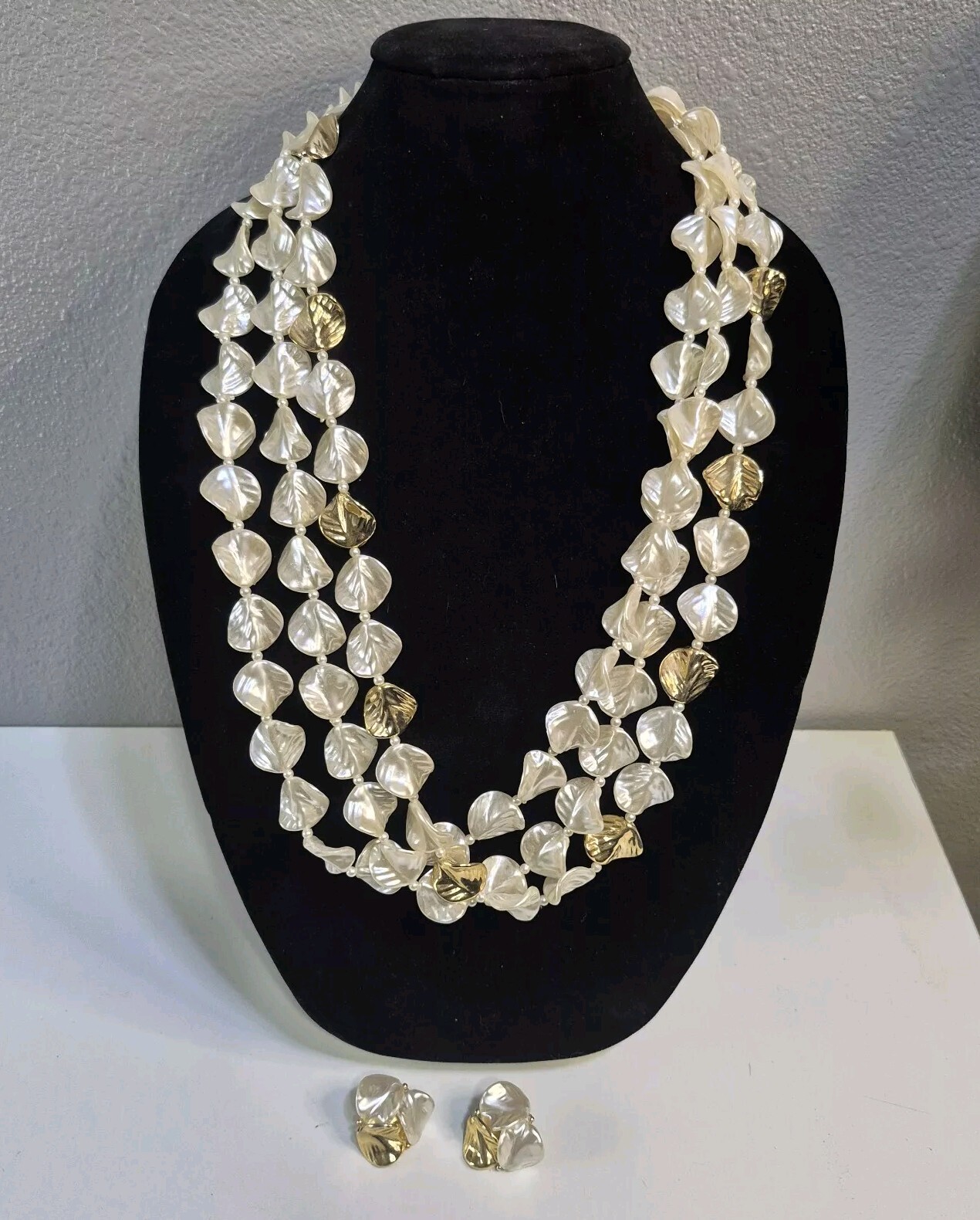 VTG Statment multiple strand Shells N Pearls Opal… - image 1