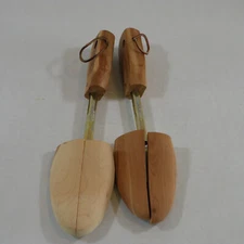 Rochester Shoe Tree Co., Inc. Wooden Cedar Split Toe Shoe Keepers 12 in x 3 in