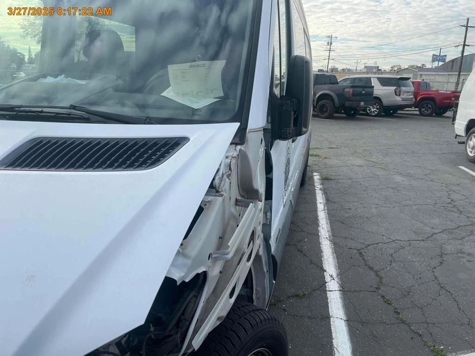 Б/у передняя правая дверь стекло спереди подходит: 2012 Mercedes-Benz Mercedes sprinter 250 - Изображение 2 из 4