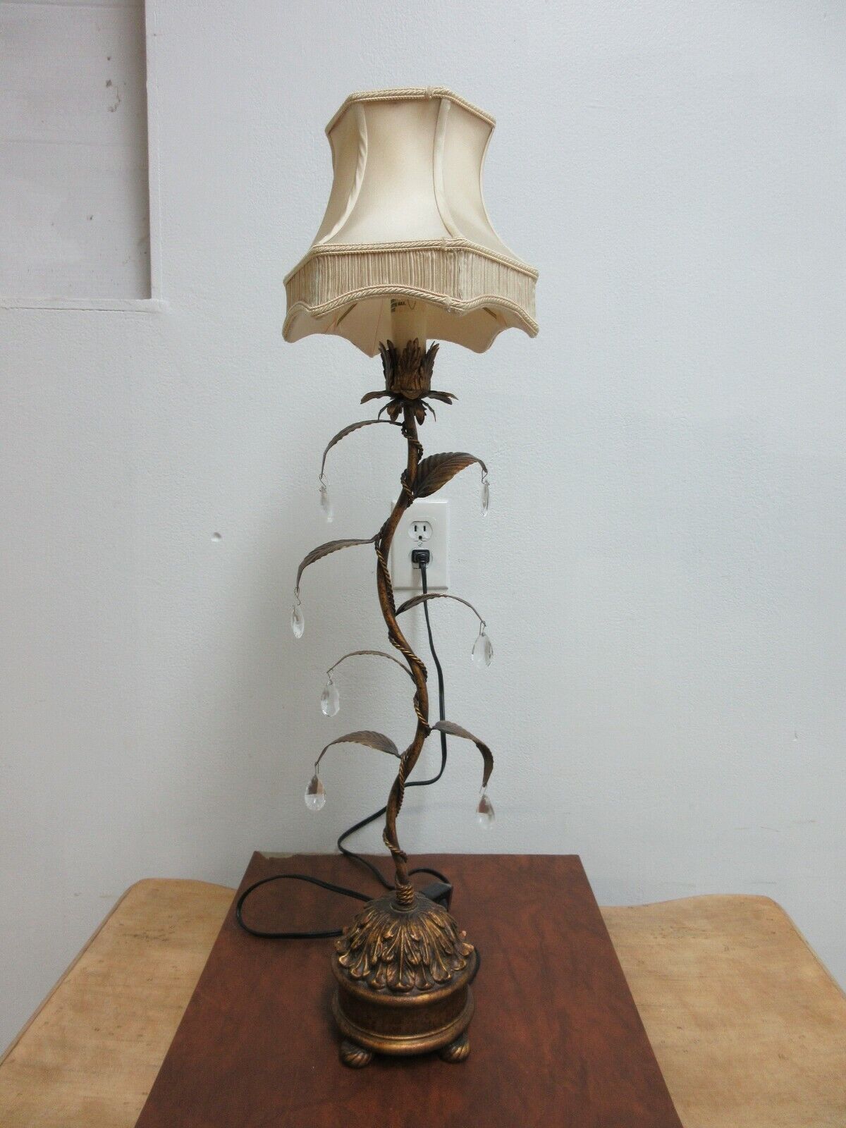 Fine Arts Lamp Co. Gold Gilt Metal Vine Italian Regency Table Lamp w/ Shade A