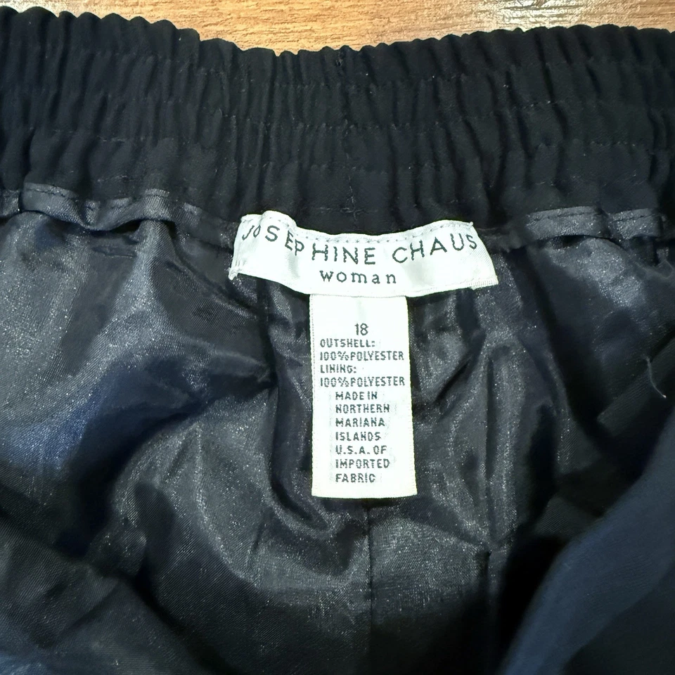 Calça social Josephine Chaus preta feminina fecho com zíper e 18 forradas com zíper lateral - Imagem 3 de 4