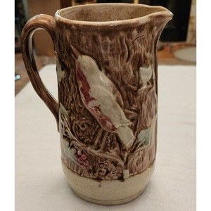 Vintage Majolica Bird Pitcher: Artistry Meets Functionality
