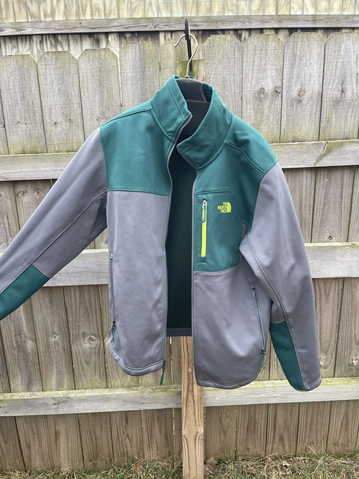 The North Face Apex Bionic Softshell Jacket Men’s Medium Windproof Fleece Green