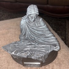 Réplique statue Seigneur des Anneaux Les Éclats de Narsil United Cutlery 2003