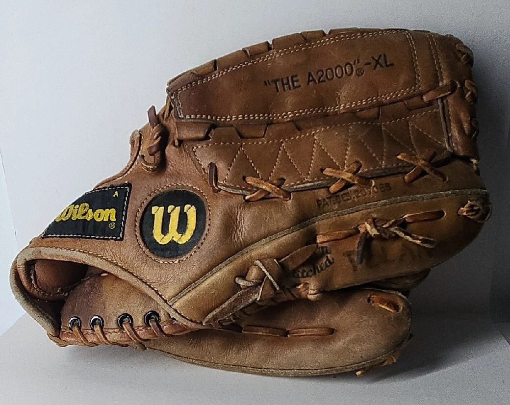 Vintage Wilson The A2000- XL Dual Hinge Japan Baseball Glove Mitt RHT 207086 Vintage Wilson The A2000- XL Dual Hinge Japan Baseball Glove Mitt RHT 207086