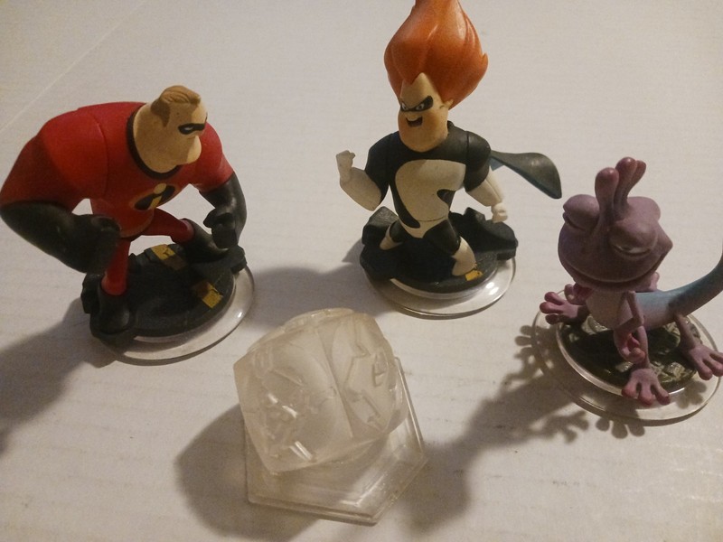 Disney Infinity Incredibles, Monters INC. Lot of 4