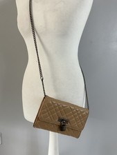 Borsa pochette Kurt Geiger pelle Brixton catena portafoglio cammello beige piccola