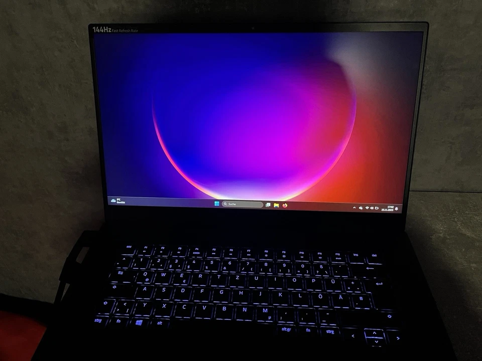 Razer Blade 15 RTX 3070 mit Mousepad 1TB SSD 16GB RAM Intel Core I7 - Bild 2 von 4