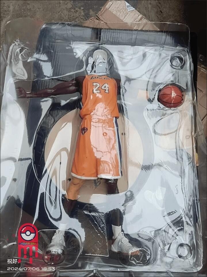 NBA Star Roar Kobe Statue 13in Commemorative Model Boxed