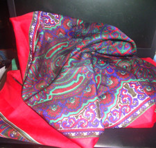 VINTAGE WOMENS SCARF SQUARE 30 X 30