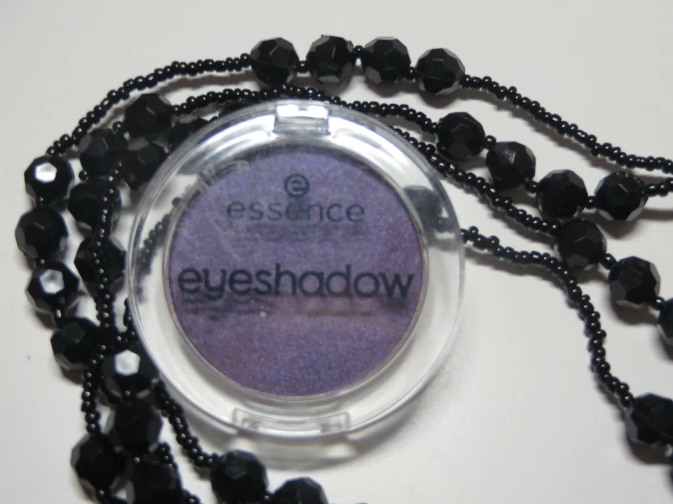 (€159,60/100g) essence eyeshadow 2,5g 12 karma *NEU*** - Bild 2 von 3