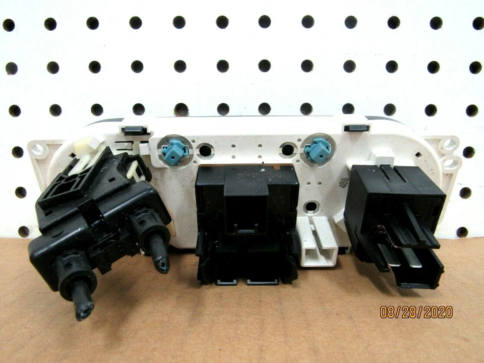 02 03 04 05 06 07 Ford Escape Heater AC Climate Control OEM 8T1820043AC - Image 2 of 2