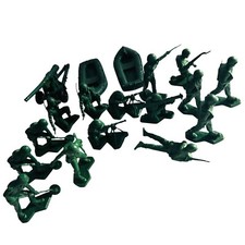 Vintage Dark Green US Army Figure Lot of 18 Plastic Soldier Life Boats Howlitzer