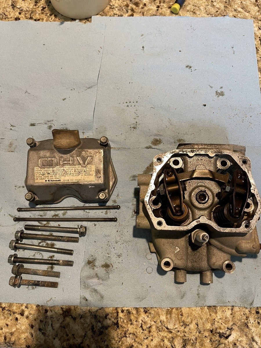 洋書 Manag of R&D and engin John Deere X485 X720 Kawasaki FD711D FD750D Cylinder Head RH