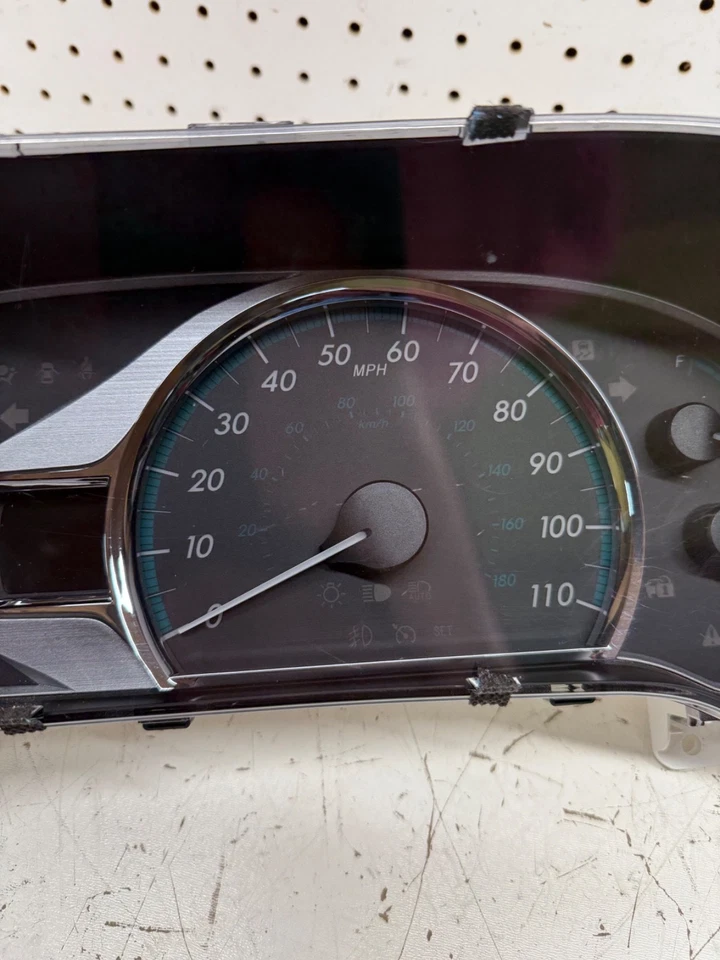 Cuadro de instrumentos velocímetro Toyota Sienna 2011-2014 83800-08370-00 Foto 3 de 4