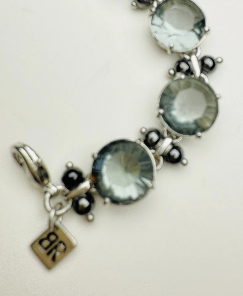 Pulsera Banana Republic Tono Plata Negro y Gris Cristal Diseño Cuentas Foto 3 de 4