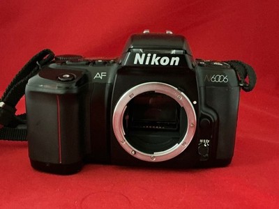 Nikon N6006 - 35mm film SLR camera body - great condition - works with no issues