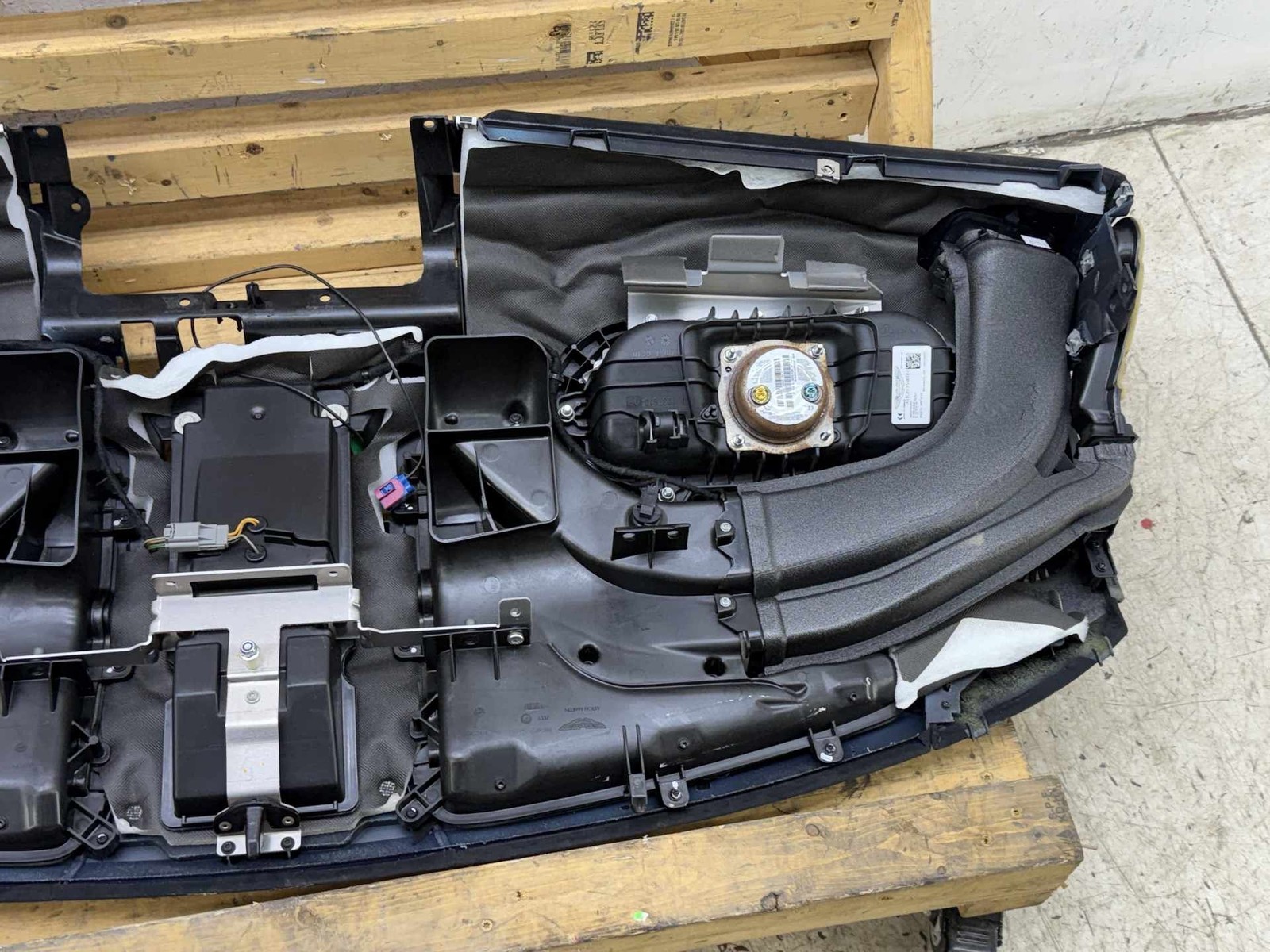 Aston Martin Vantage 2019-2023 Front Dashboard