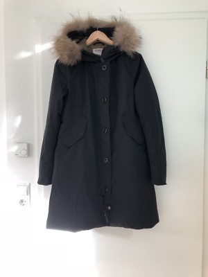 Schwarzer Daunenparka von „Museum“ Gr M mit Echtfell und Daunen