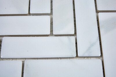 Carrelage mosaïque en céramique, motif chevrons, aspect