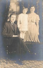VTG Photo Beautiful Family Mother Father Daughter Fashion Suit Dresses Smile