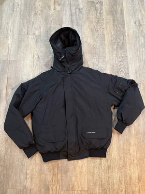 Canada Goose Chilliwack Bomber Jacket Black Men s Large Hooded Puffer