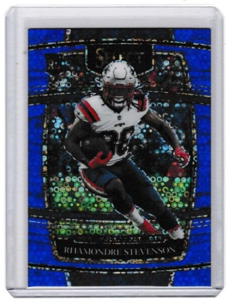 2021 Panini Select No Huddle Blue Disco Prizm Rhamondre Stevenson RC 75 06/25